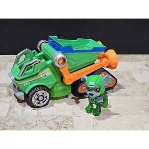 Paw Patrol Rocky Mighty Pups Super Paws Deluxe Vehicle with Rocky Figure Green